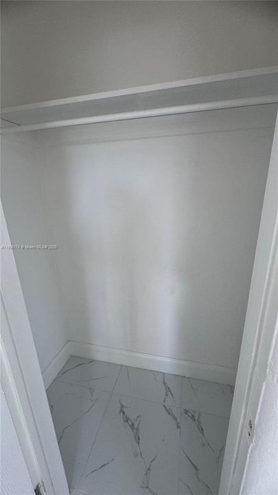 Recently Rented: $3,000 (3 beds, 2 baths, 1000 Square Feet)