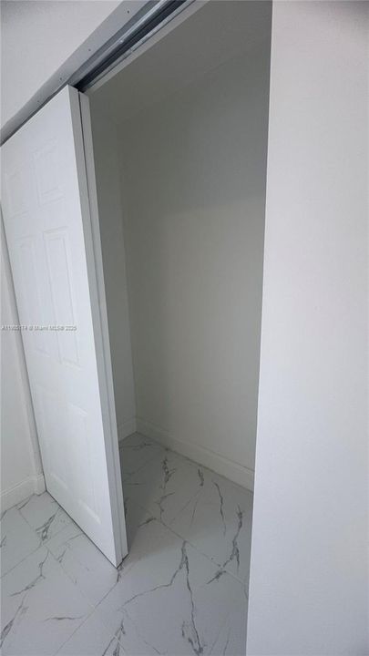 Recently Rented: $3,000 (3 beds, 2 baths, 1000 Square Feet)