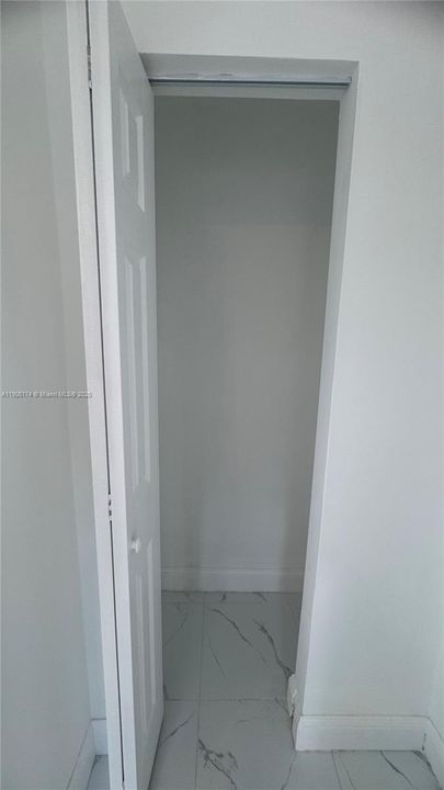 Recently Rented: $3,000 (3 beds, 2 baths, 1000 Square Feet)