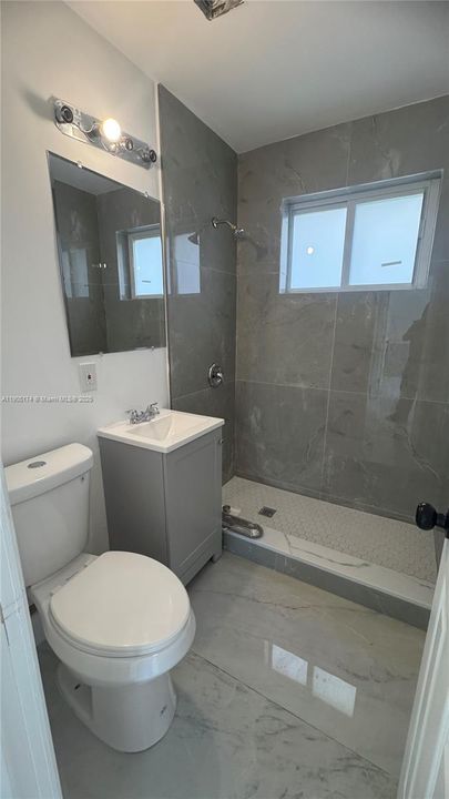 Recently Rented: $3,000 (3 beds, 2 baths, 1000 Square Feet)