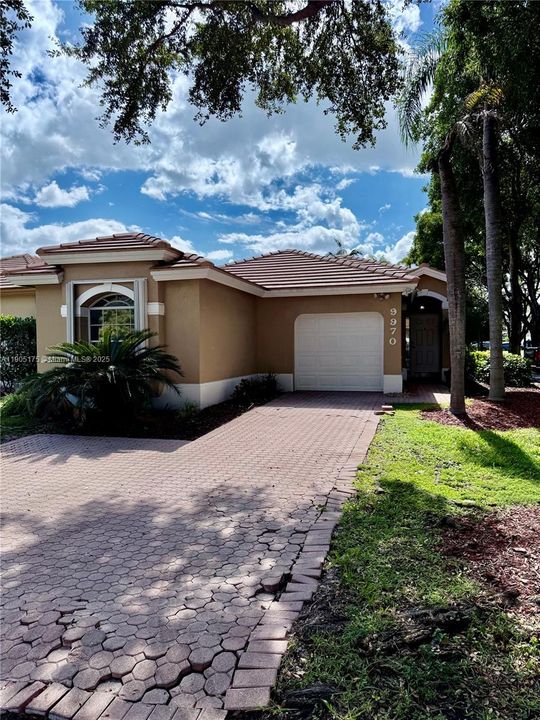 For Rent: $3,975 (3 beds, 2 baths, 1671 Square Feet)