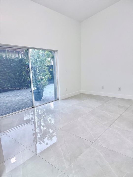 For Rent: $3,975 (3 beds, 2 baths, 1671 Square Feet)