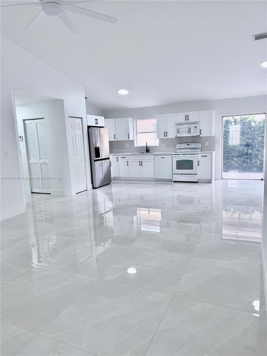 For Rent: $3,975 (3 beds, 2 baths, 1671 Square Feet)