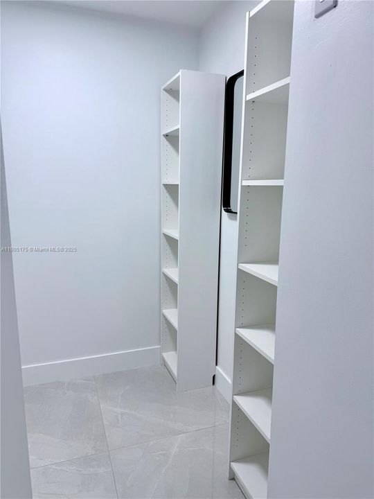 For Rent: $3,975 (3 beds, 2 baths, 1671 Square Feet)