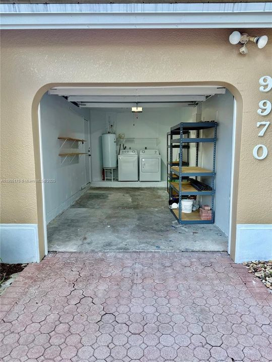 For Rent: $3,975 (3 beds, 2 baths, 1671 Square Feet)