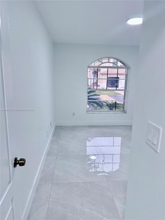 For Rent: $3,975 (3 beds, 2 baths, 1671 Square Feet)