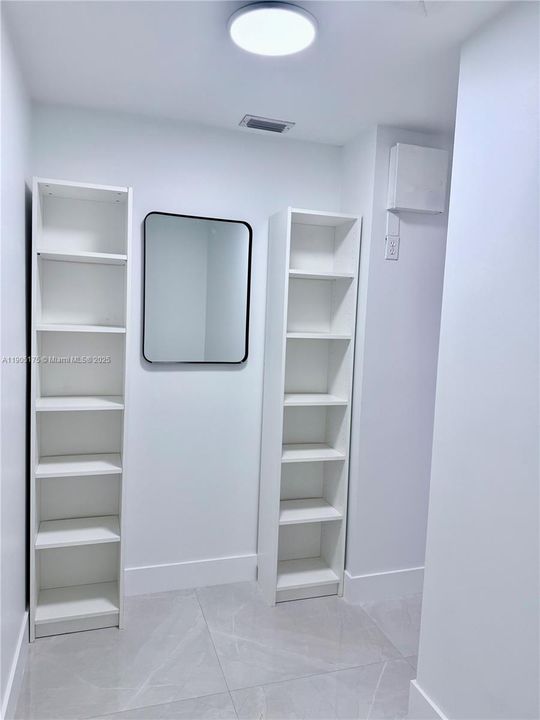 For Rent: $3,975 (3 beds, 2 baths, 1671 Square Feet)