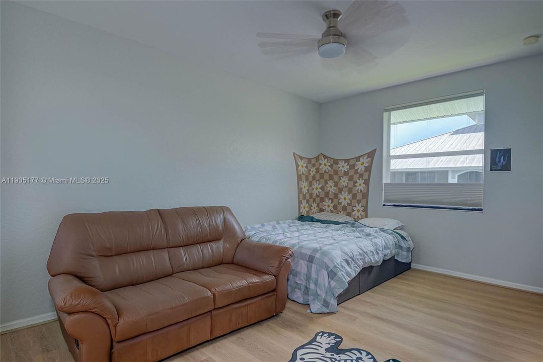 For Sale: $144,900 (2 beds, 2 baths, 1199 Square Feet)