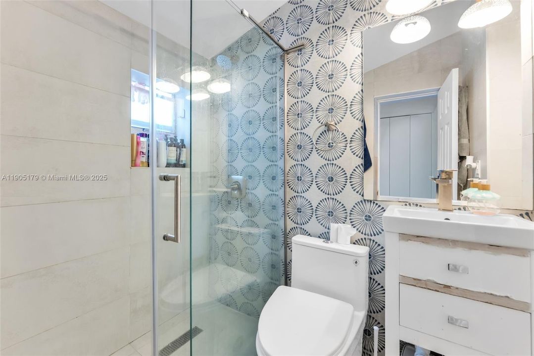 待售: $649,000 (0 贝兹, 0 浴室, 1585 平方英尺)