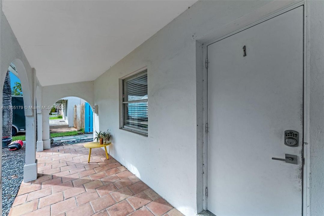 待售: $649,000 (0 贝兹, 0 浴室, 1585 平方英尺)