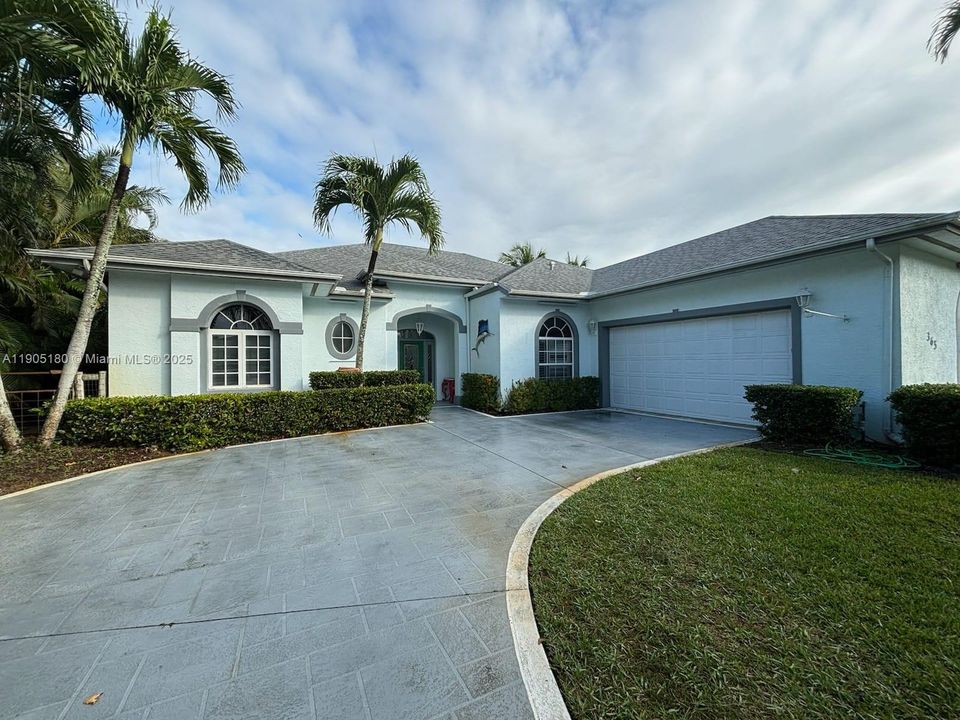 出租: $3,200 (3 贝兹, 2 浴室, 2192 平方英尺)