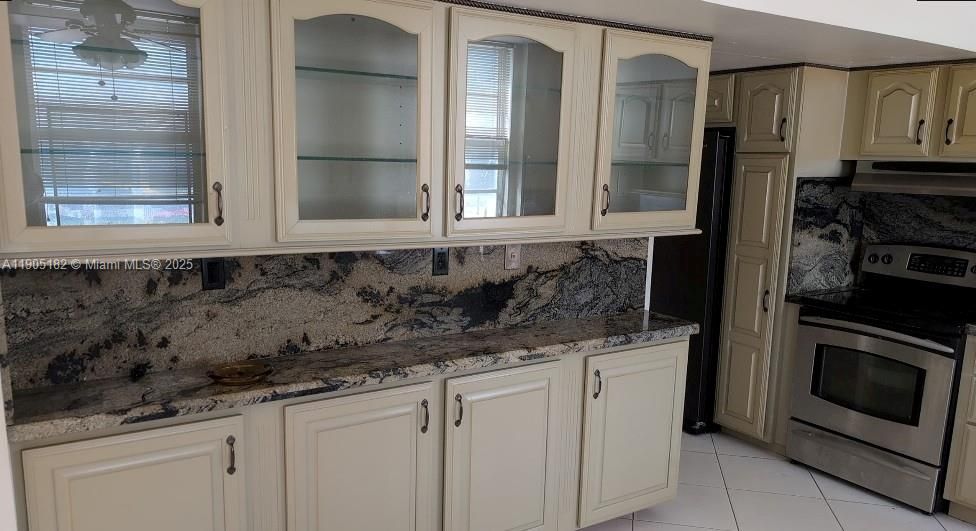 For Sale: $338,000 (2 beds, 2 baths, 1544 Square Feet)