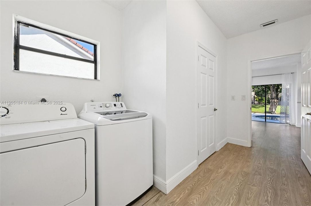 На продажу: $849,000 (4 спален, 2 ванн, 2789 Квадратных фут)