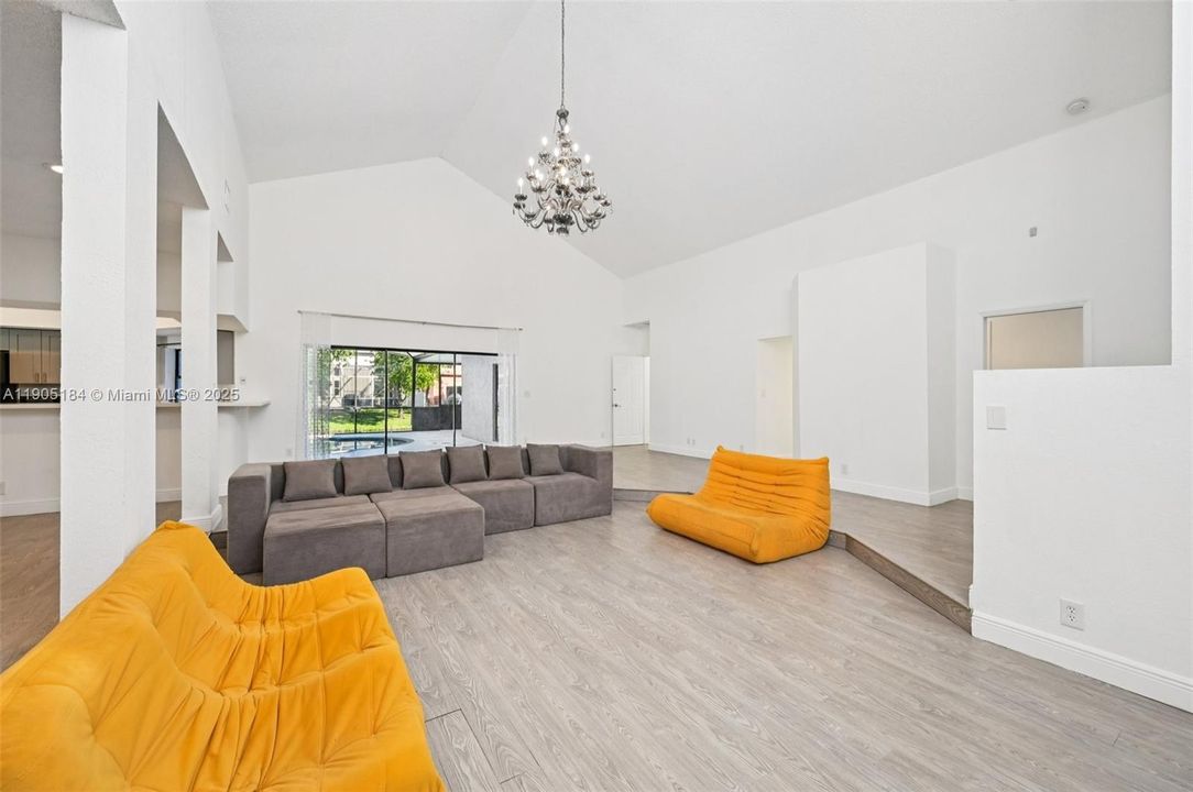 На продажу: $849,000 (4 спален, 2 ванн, 2789 Квадратных фут)