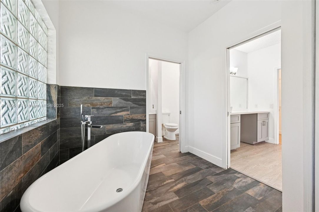 На продажу: $849,000 (4 спален, 2 ванн, 2789 Квадратных фут)