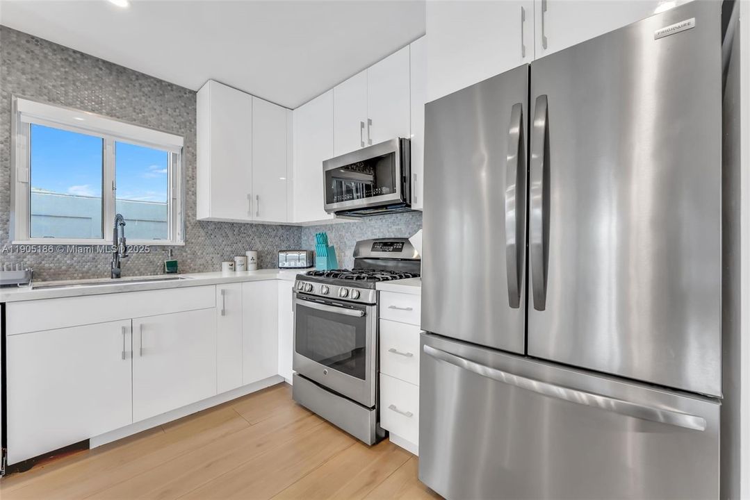 Active With Contract: $1,300,000 (0 beds, 0 baths, 2266 Square Feet)