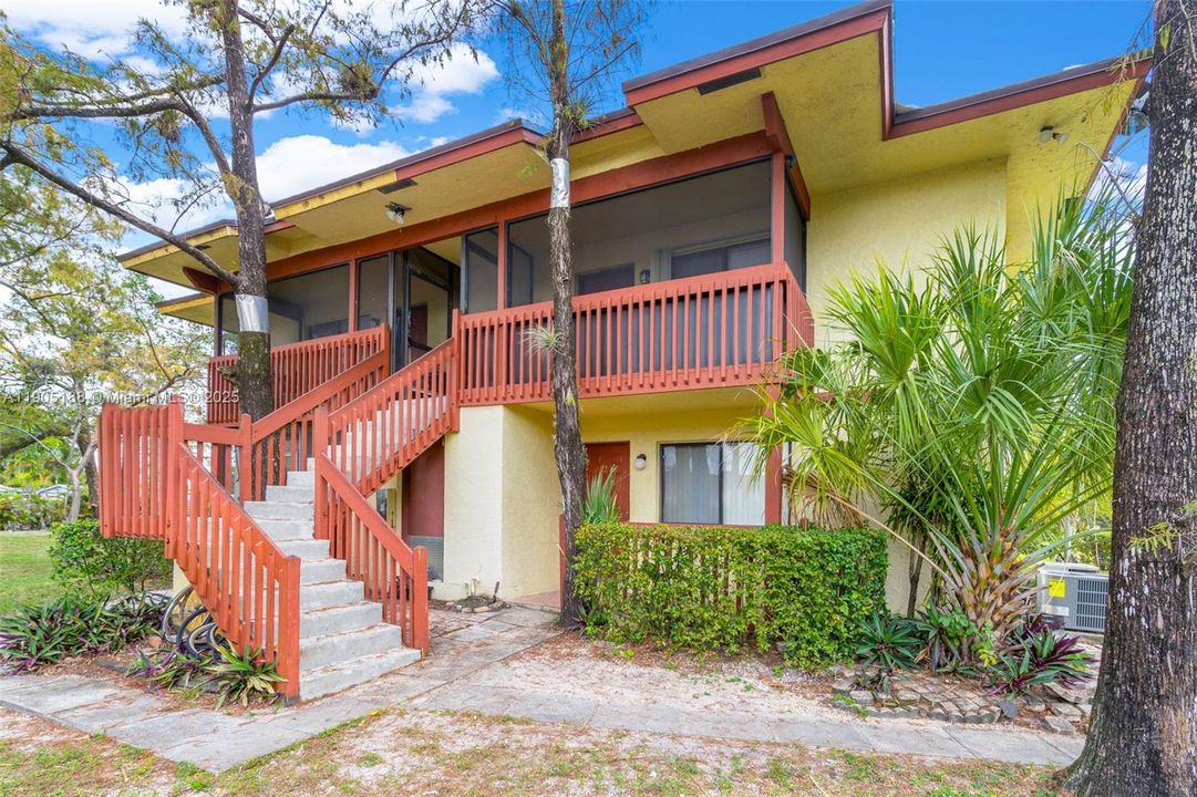 For Sale: $115,000 (1 beds, 1 baths, 600 Square Feet)