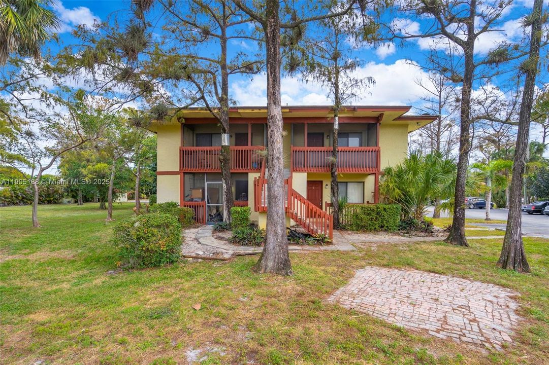 For Sale: $115,000 (1 beds, 1 baths, 600 Square Feet)