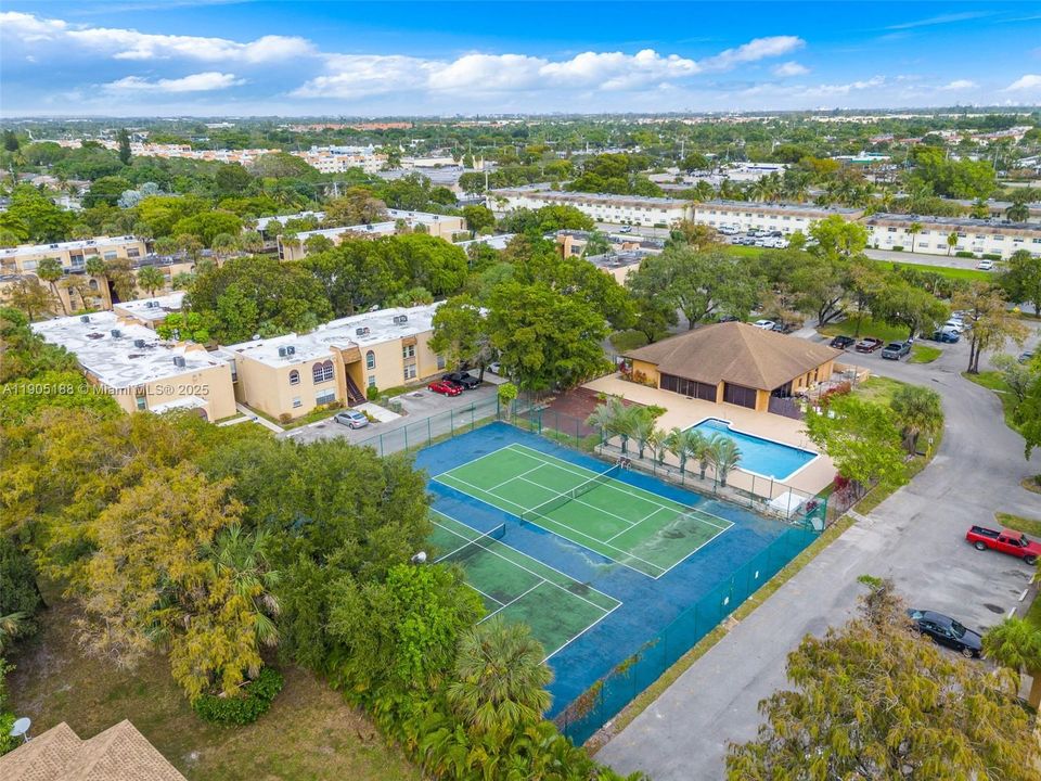 For Sale: $115,000 (1 beds, 1 baths, 600 Square Feet)