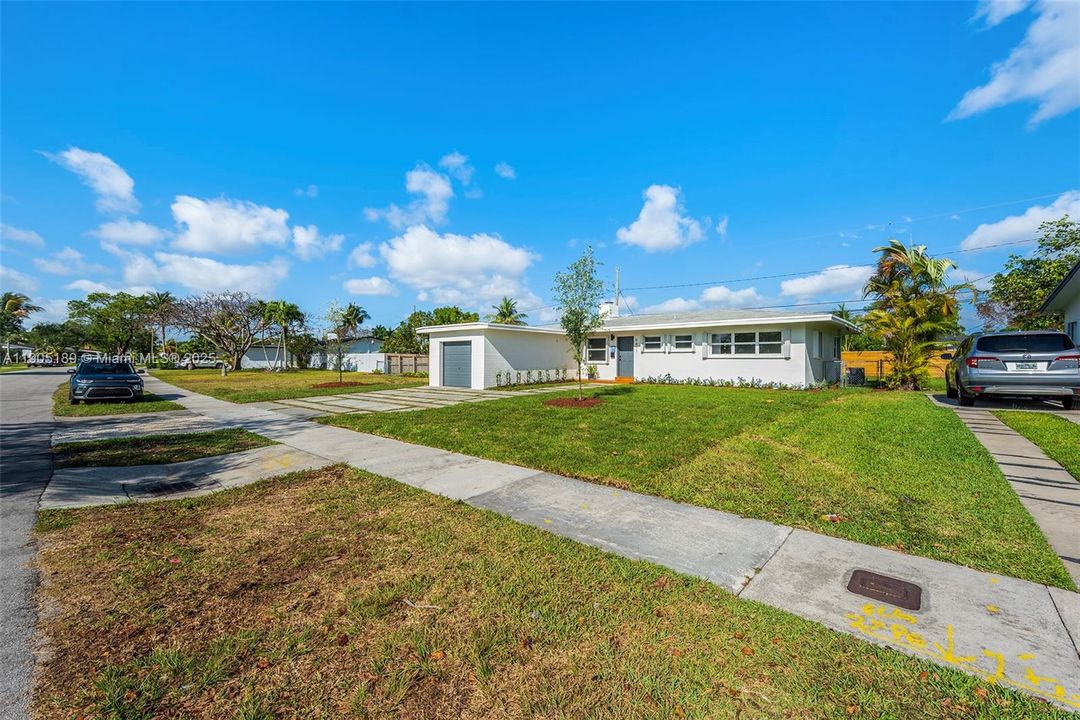 Recently Rented: $3,500 (3 beds, 2 baths, 1584 Square Feet)