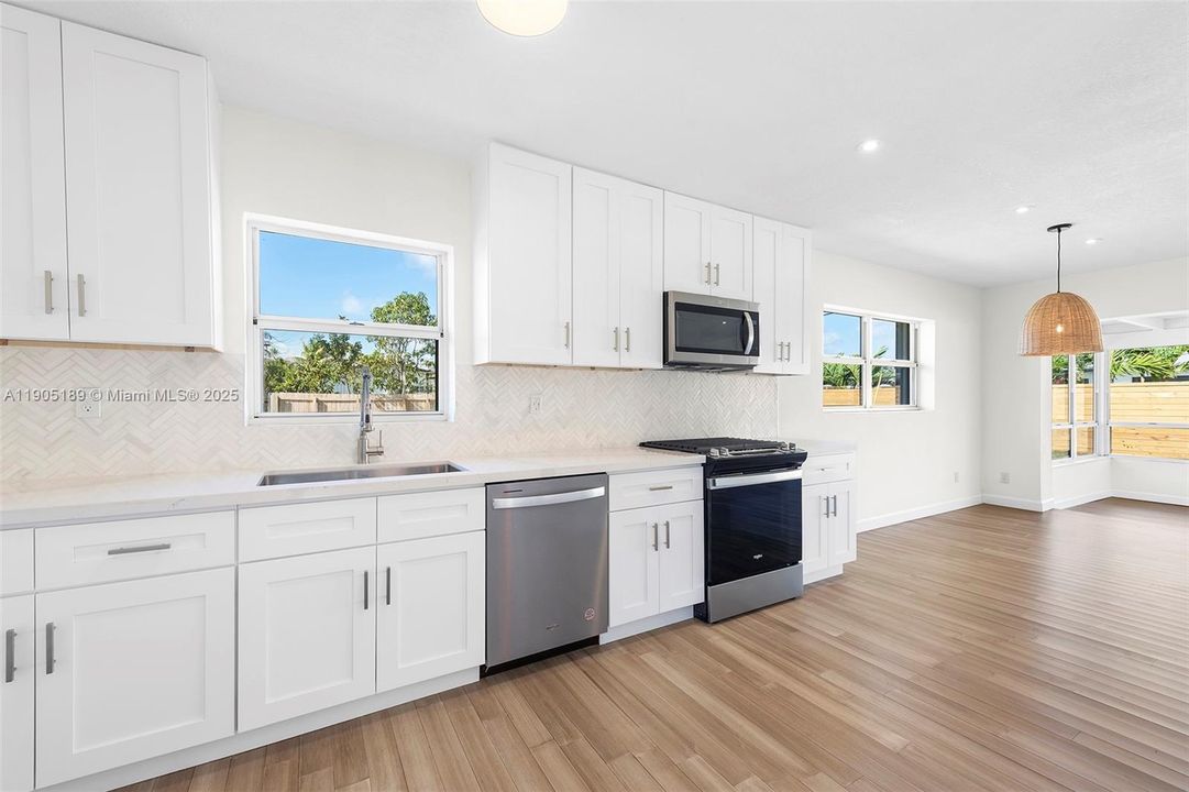 Recently Rented: $3,500 (3 beds, 2 baths, 1584 Square Feet)