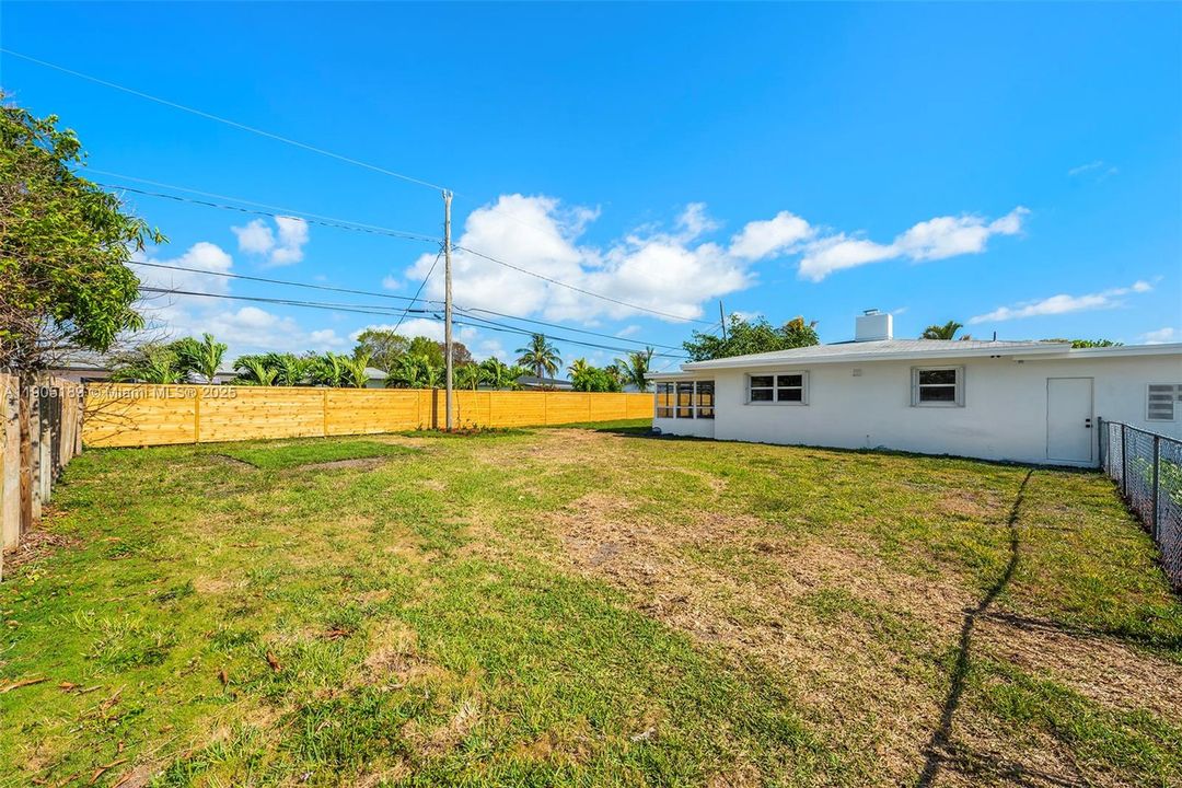 Recently Rented: $3,500 (3 beds, 2 baths, 1584 Square Feet)