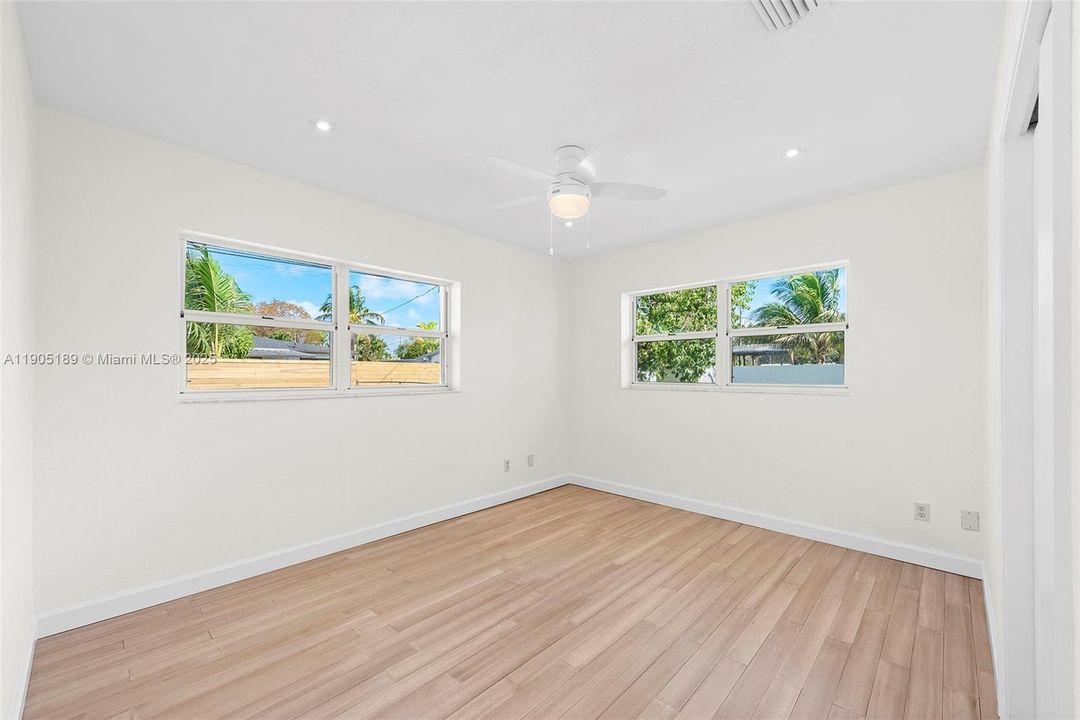 Recently Rented: $3,500 (3 beds, 2 baths, 1584 Square Feet)