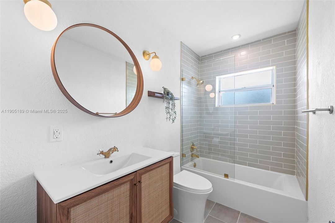 Recently Rented: $3,500 (3 beds, 2 baths, 1584 Square Feet)