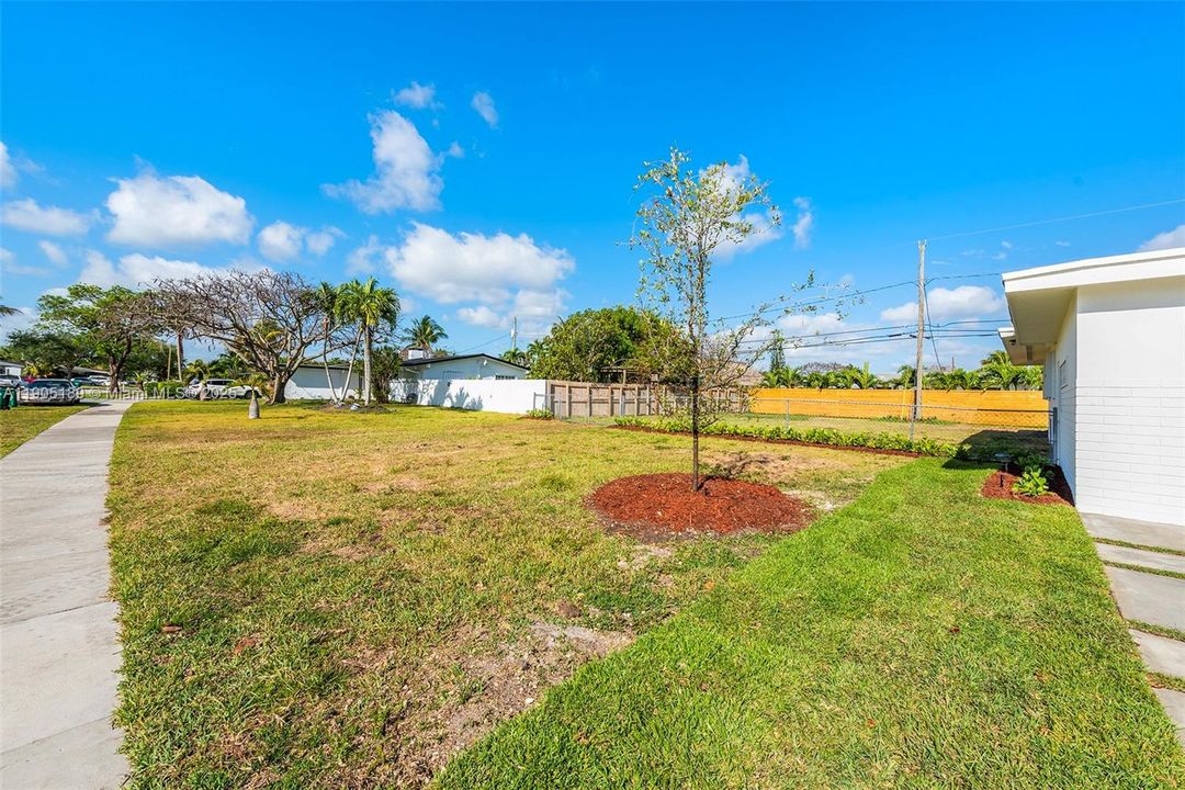 Recently Rented: $3,500 (3 beds, 2 baths, 1584 Square Feet)