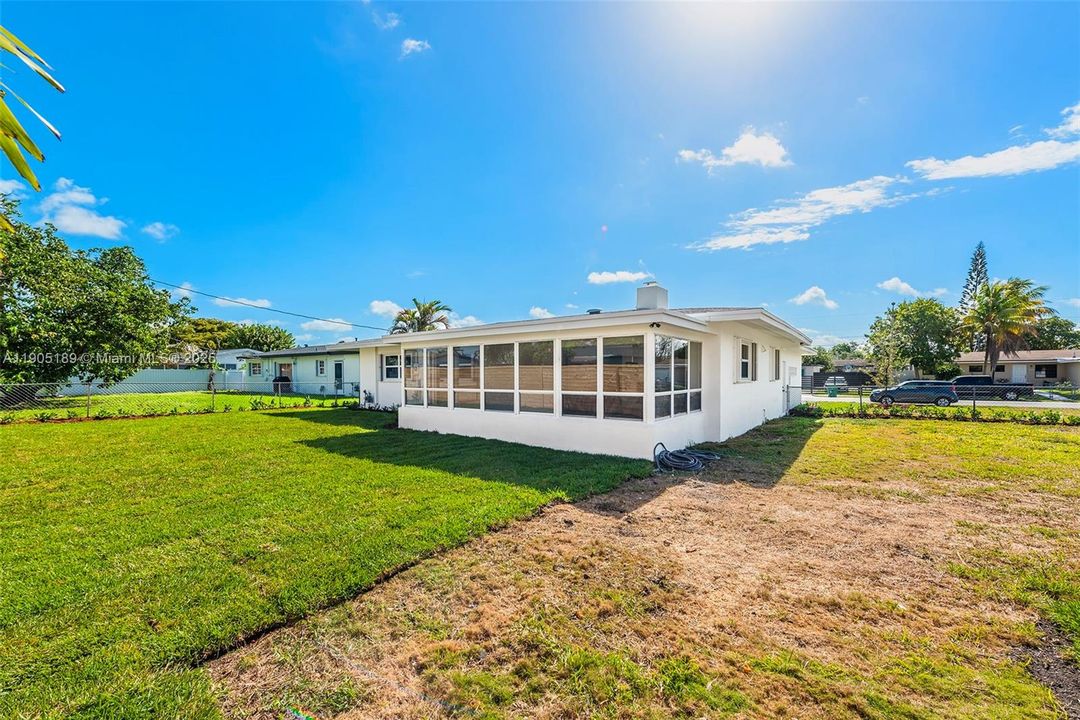 Recently Rented: $3,500 (3 beds, 2 baths, 1584 Square Feet)