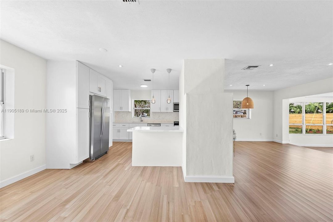 Recently Rented: $3,500 (3 beds, 2 baths, 1584 Square Feet)