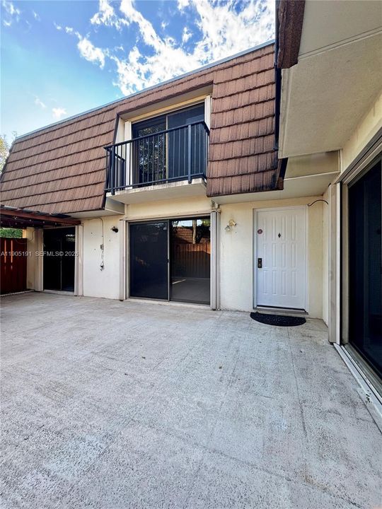 For Rent: $2,700 (2 beds, 2 baths, 1488 Square Feet)