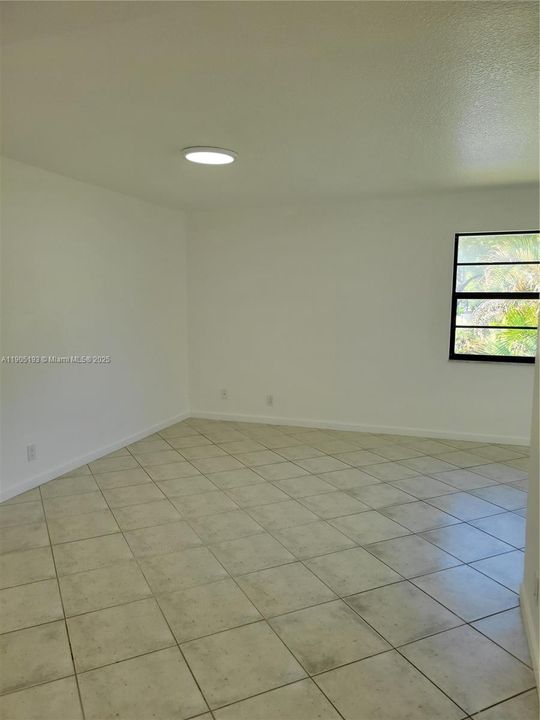 For Rent: $2,500 (2 beds, 2 baths, 1250 Square Feet)