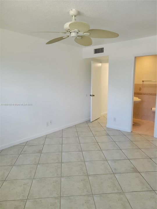 For Rent: $2,500 (2 beds, 2 baths, 1250 Square Feet)