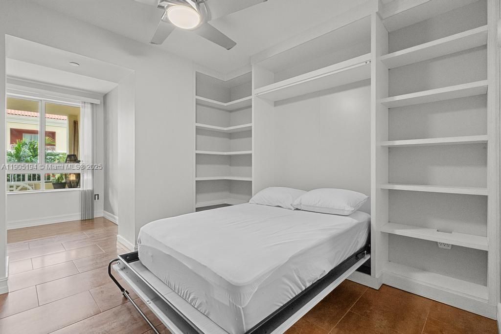 Под контрактом: $579,900 (2 спален, 2 ванн, 1657 Квадратных фут)