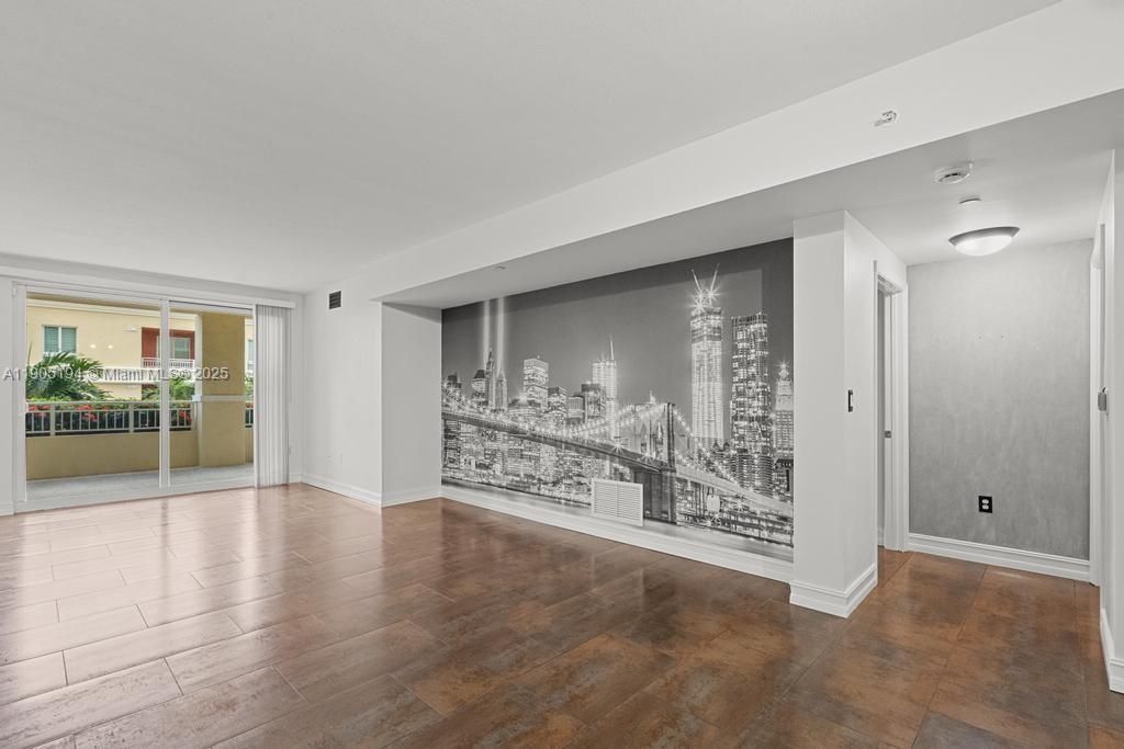 Под контрактом: $579,900 (2 спален, 2 ванн, 1657 Квадратных фут)