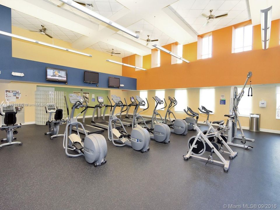 Под контрактом: $579,900 (2 спален, 2 ванн, 1657 Квадратных фут)