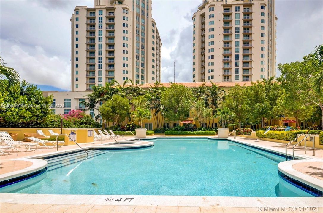 Под контрактом: $579,900 (2 спален, 2 ванн, 1657 Квадратных фут)