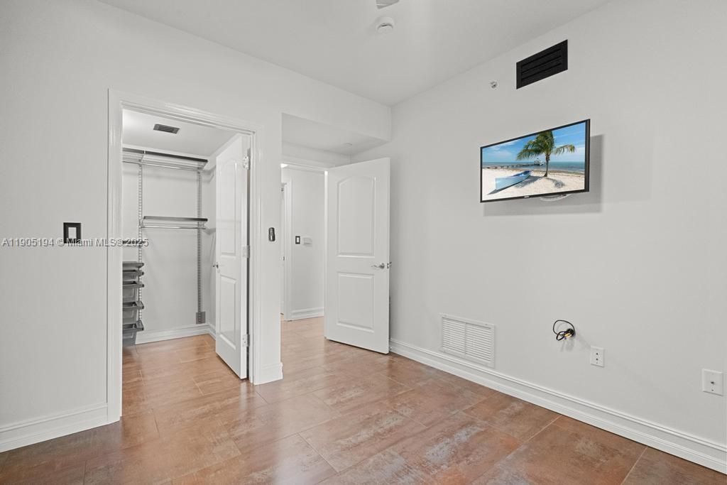 Под контрактом: $579,900 (2 спален, 2 ванн, 1657 Квадратных фут)