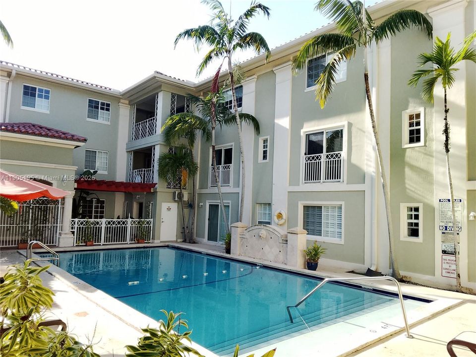 Recently Rented: $2,400 (2 beds, 1 baths, 740 Square Feet)