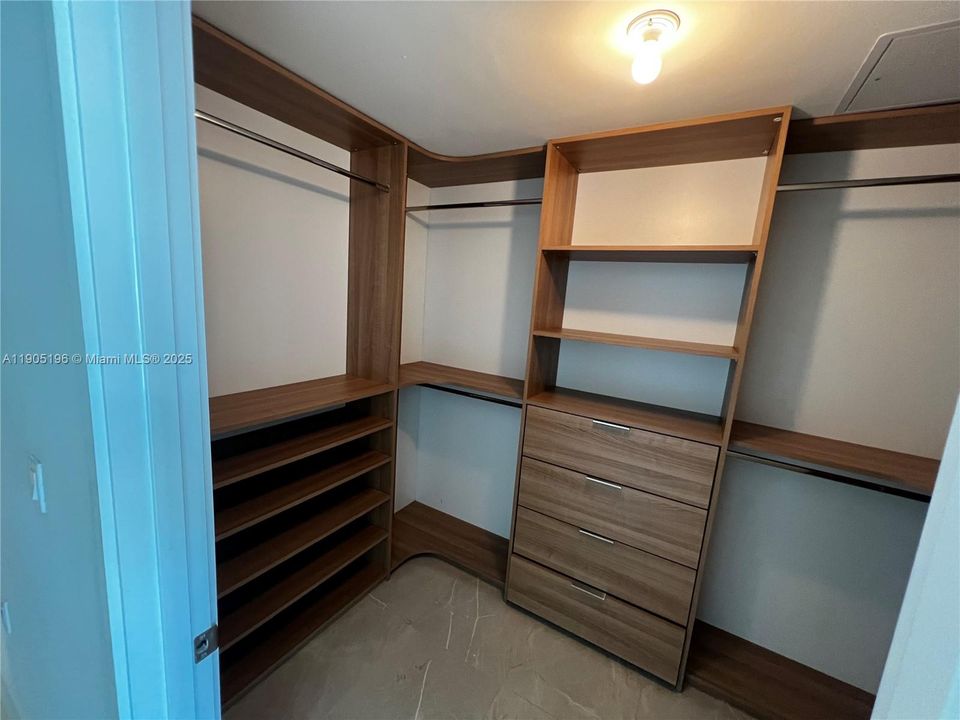 For Rent: $7,000 (3 beds, 3 baths, 1892 Square Feet)