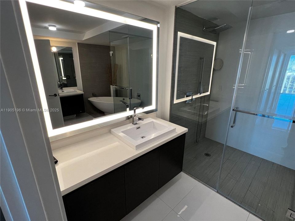 For Rent: $7,000 (3 beds, 3 baths, 1892 Square Feet)