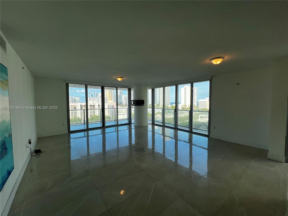 For Rent: $7,000 (3 beds, 3 baths, 1892 Square Feet)