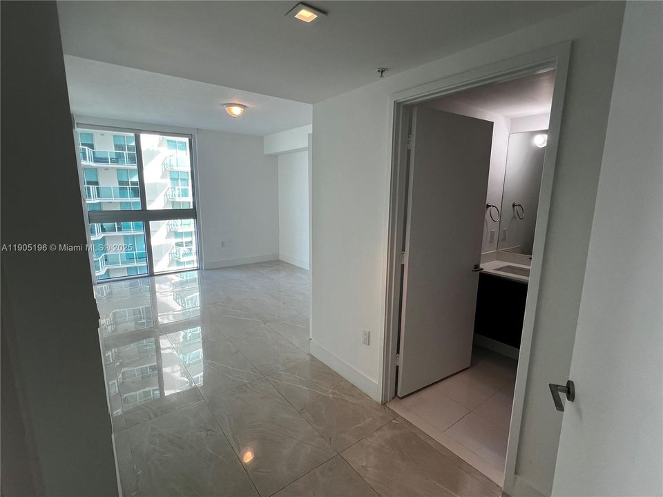 For Rent: $7,000 (3 beds, 3 baths, 1892 Square Feet)