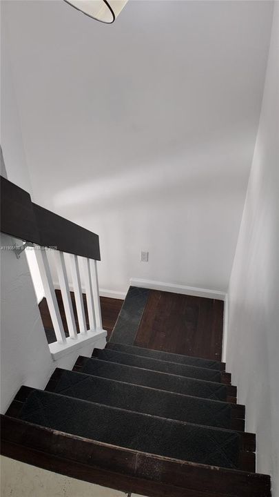 For Rent: $3,550 (4 beds, 2 baths, 1889 Square Feet)