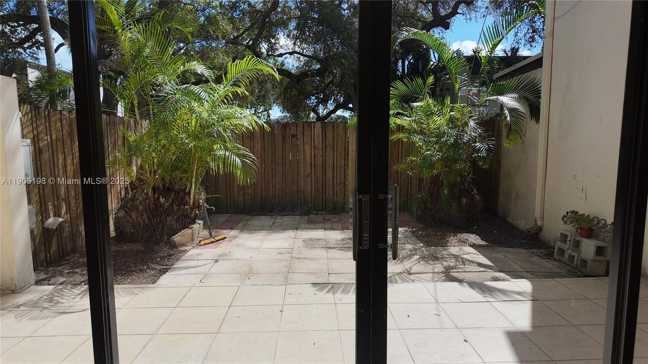 For Rent: $3,550 (4 beds, 2 baths, 1889 Square Feet)