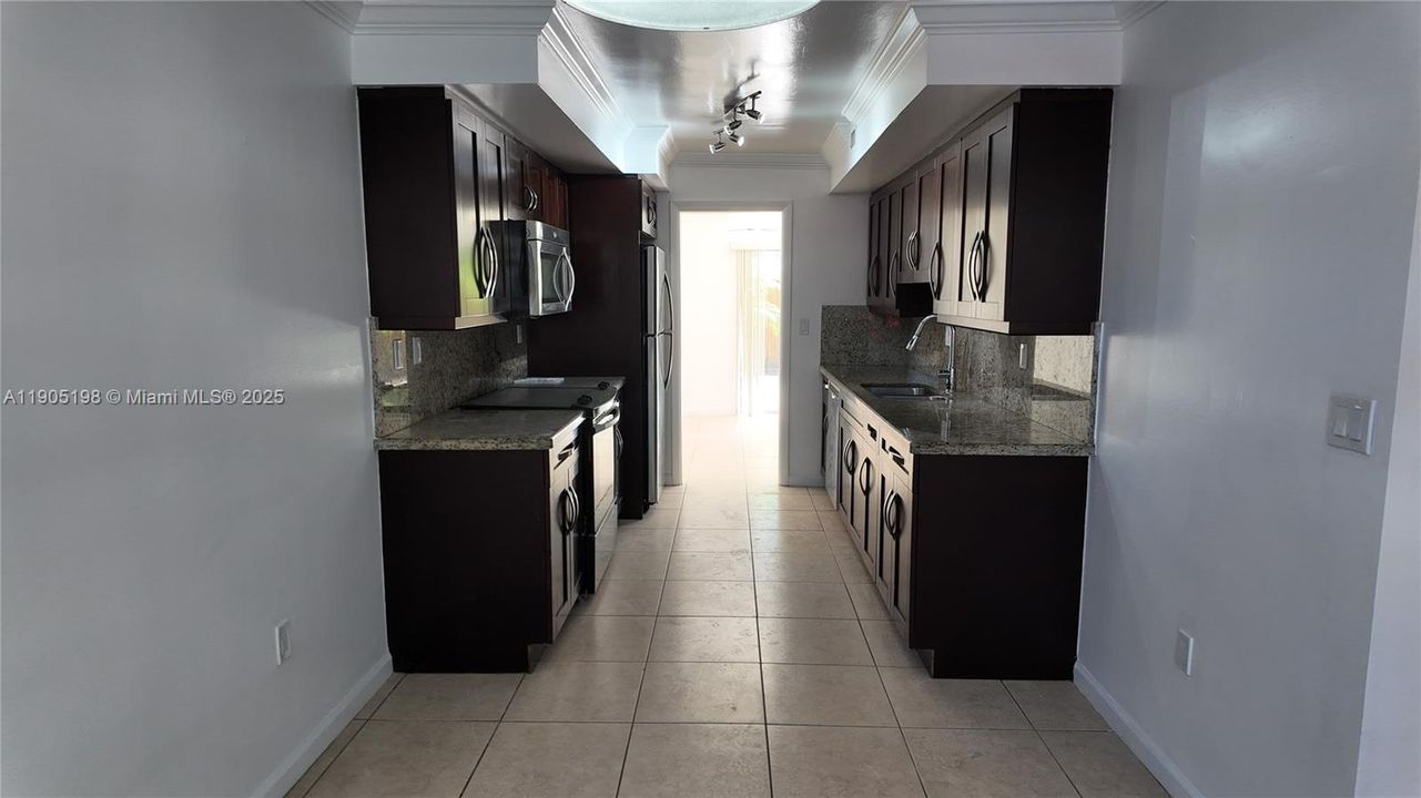 For Rent: $3,550 (4 beds, 2 baths, 1889 Square Feet)