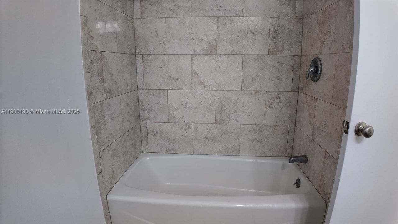 For Rent: $3,550 (4 beds, 2 baths, 1889 Square Feet)