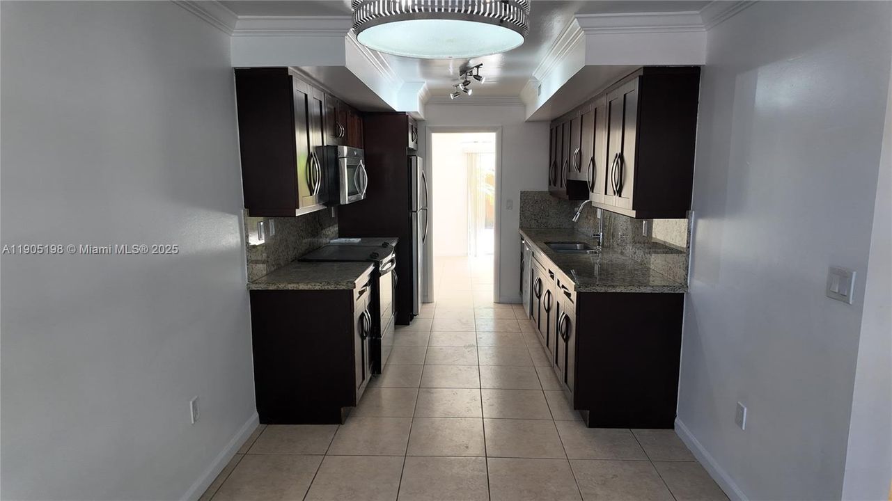 For Rent: $3,550 (4 beds, 2 baths, 1889 Square Feet)