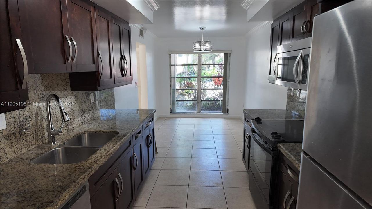 For Rent: $3,550 (4 beds, 2 baths, 1889 Square Feet)